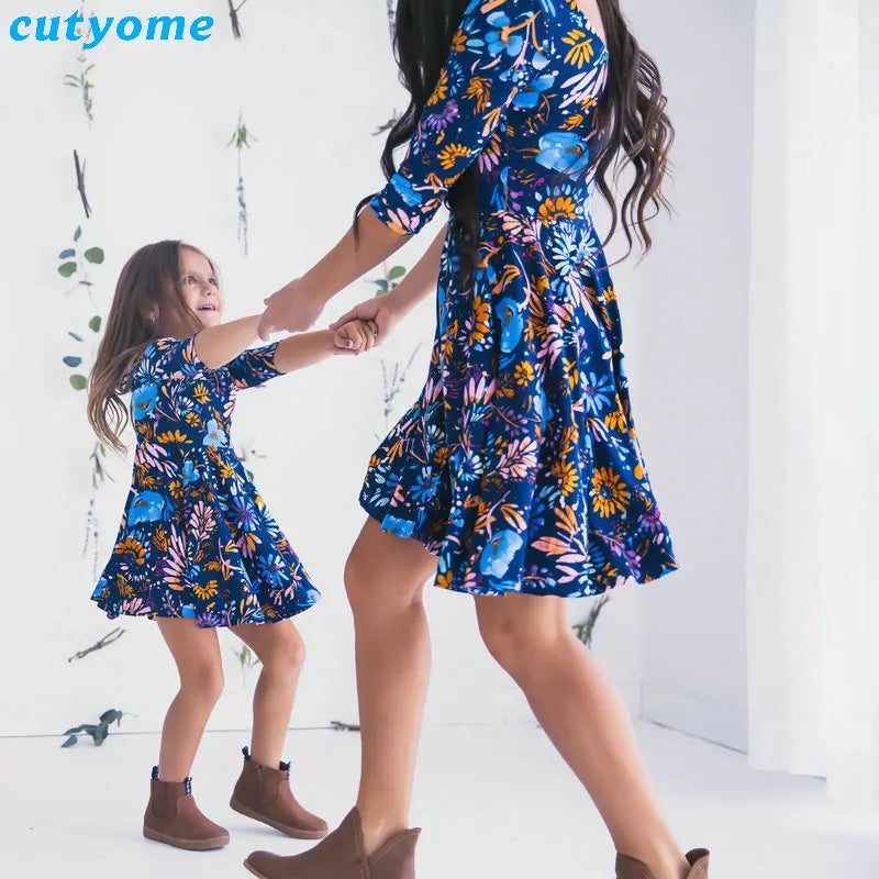 Mother Daughter Dresses Floral Print Half Sleeve Blue Dress Family Matching Outfits