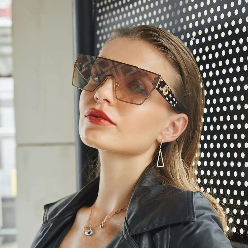 2022 new fashion European and American windscreen temperament large frame sunglasses for womene