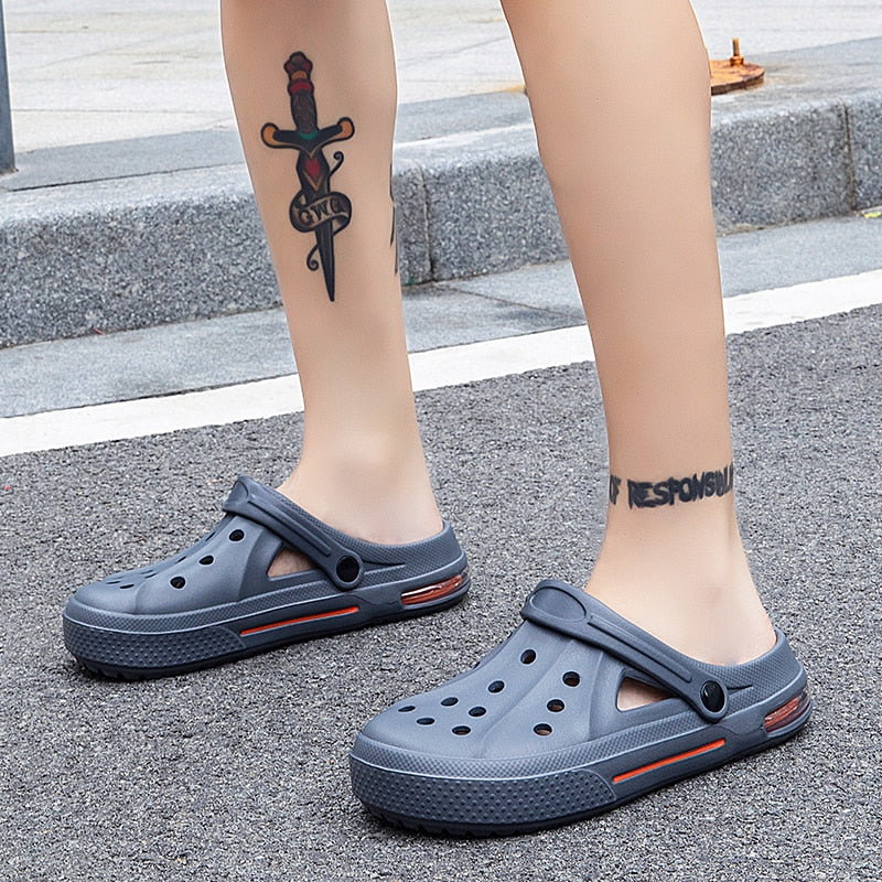 Summer Men Slippers Sandals Massage Clogs Outdoor Garden Shoes Men Pool Sandals Bathroom Slides Mules Beach Slippers Flip Flops