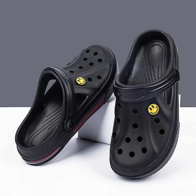 Summer Men Slippers Sandals Massage Clogs Outdoor Garden Shoes Men Pool Sandals Bathroom Slides Mules Beach Slippers Flip Flops