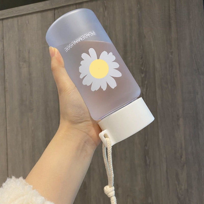 500ml Small Daisy Transparent Plastic Water Bottles BPA Free Creative Frosted Water Bottle With Portable Rope