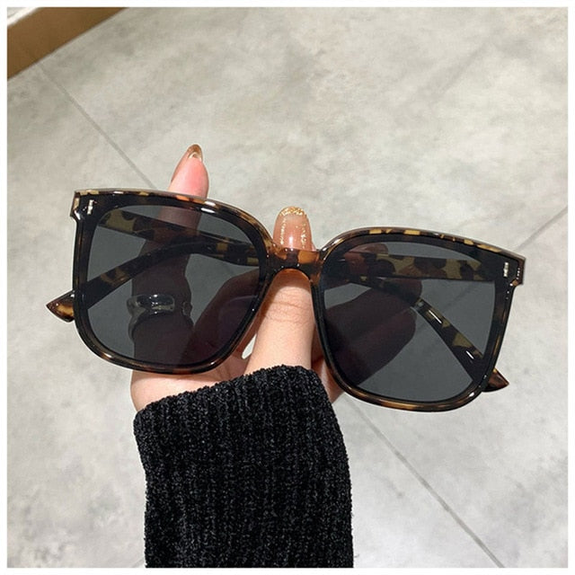 Classic Vintage Square Sunglasses for Women.